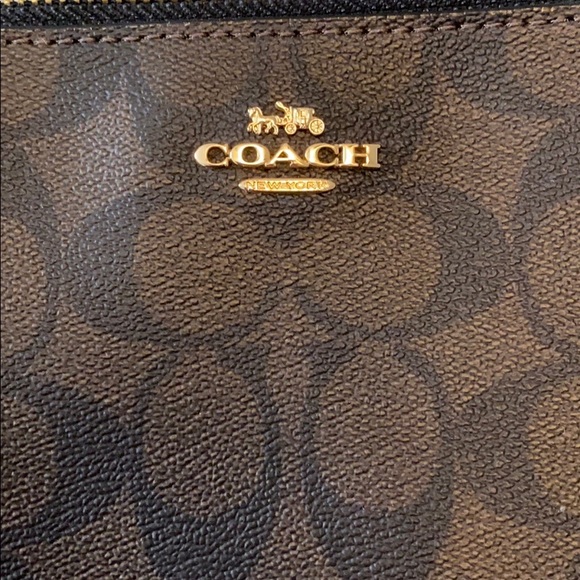 HP | Coach wristlet - Picture 2 of 6